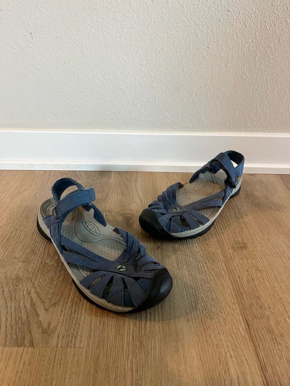 Keen, Women's Rose Adventure Sandal, Closed Toe, Hiking/Camping, Blue,8